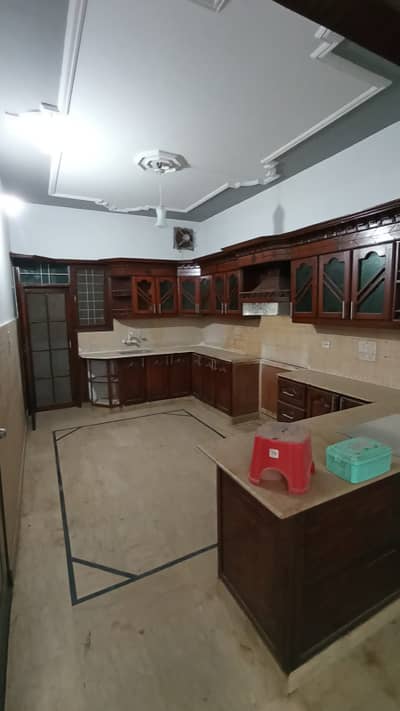 3 bed dd 1st floor with common roof portion available for rent