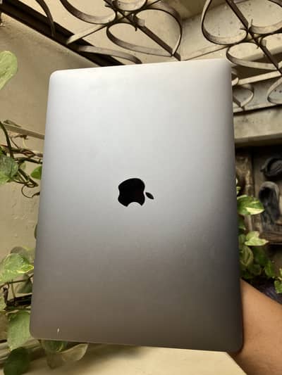 MacBook Pro 13-inch (2020) – 16GB RAM, 500GB SSD
