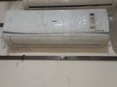 Haier 1.5 ton Dc inverter heat and cool totally genuine good condition