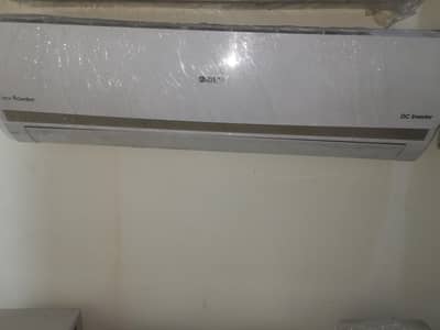 Orient 1.5 ton Dc inverter heat and cool totally genuine