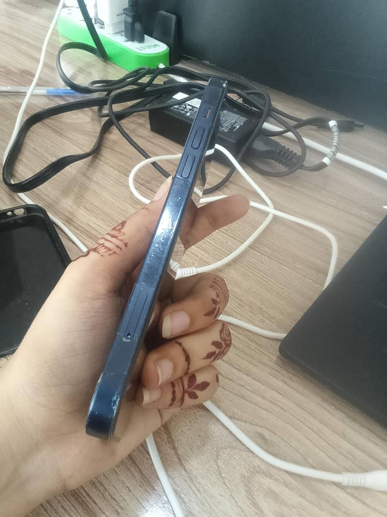 Apple iPhone 12 2