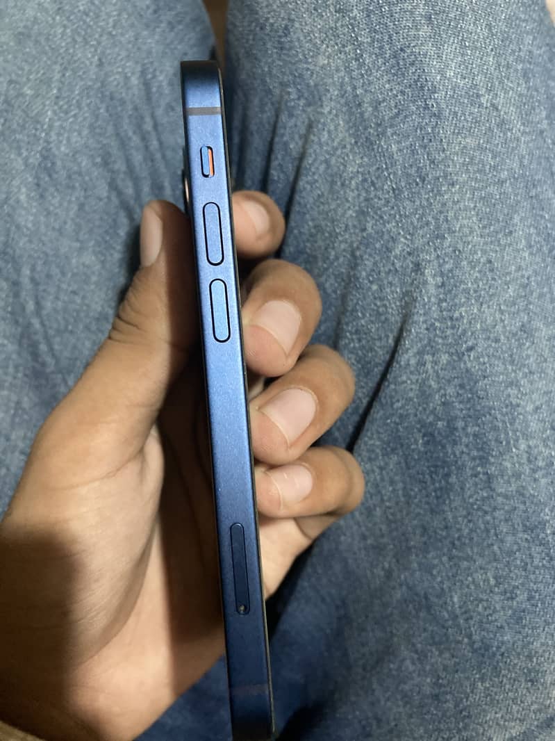 Apple iPhone 12 mini 3