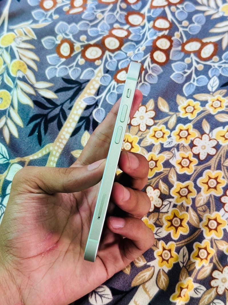 Apple iPhone 12 mini 3