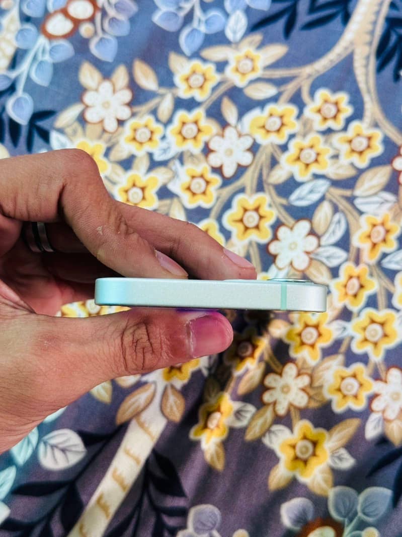 Apple iPhone 12 mini 4