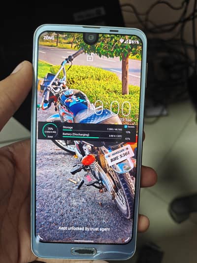Sharp Aquos R2