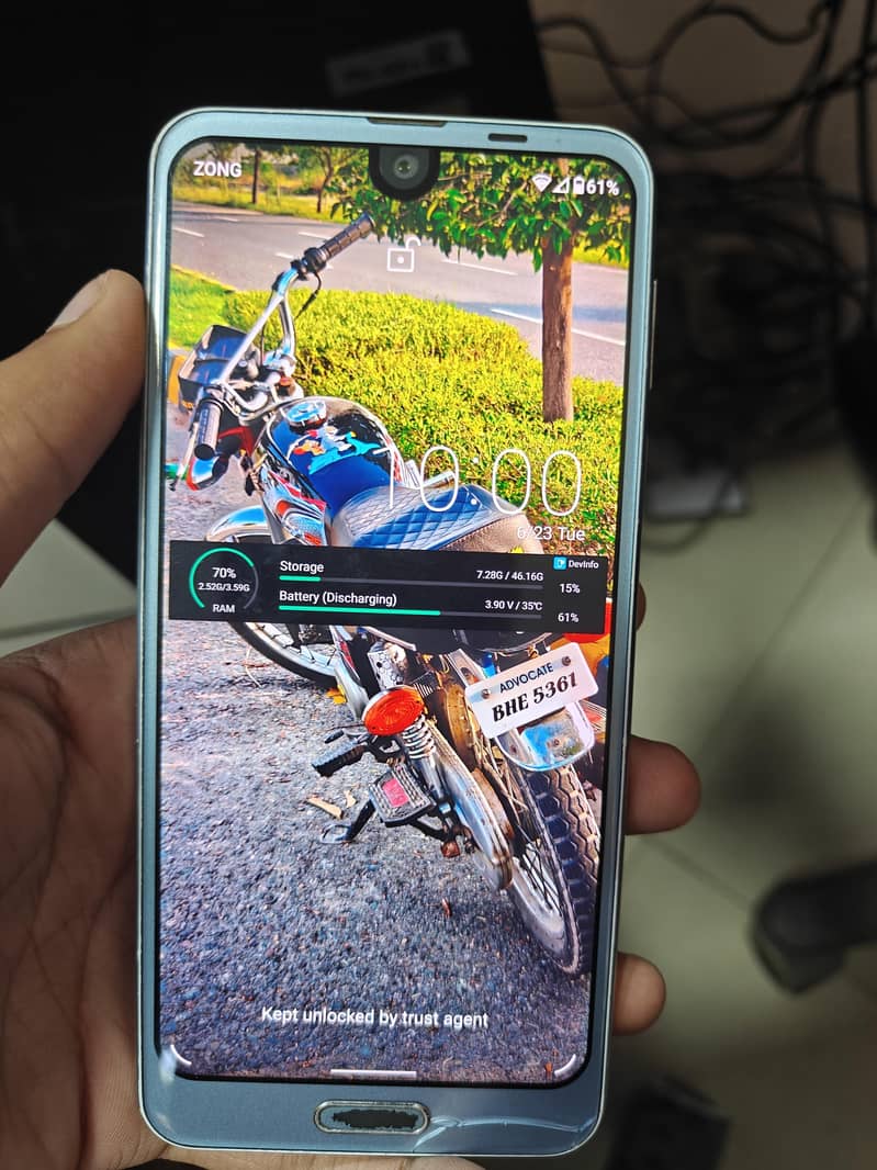 Sharp Aquos R2 0