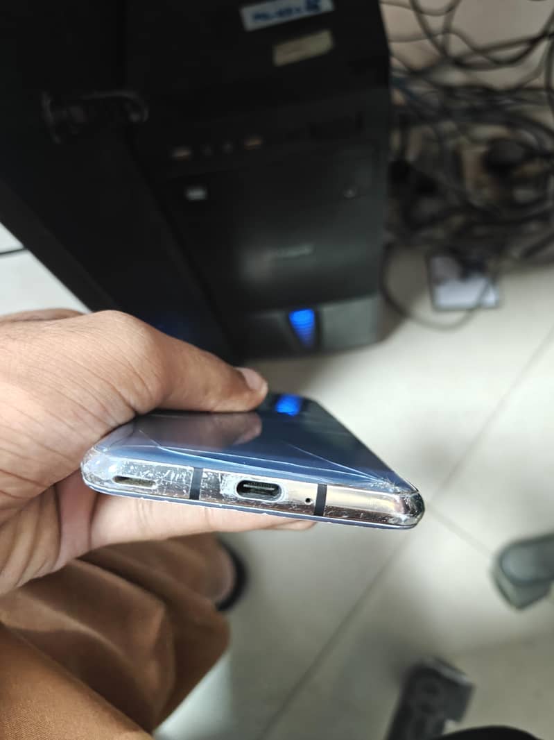Sharp Aquos R2 2