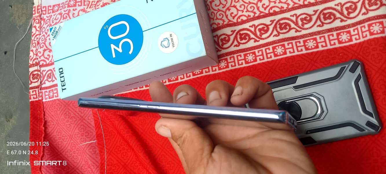 Tecno CAMON 30S 7