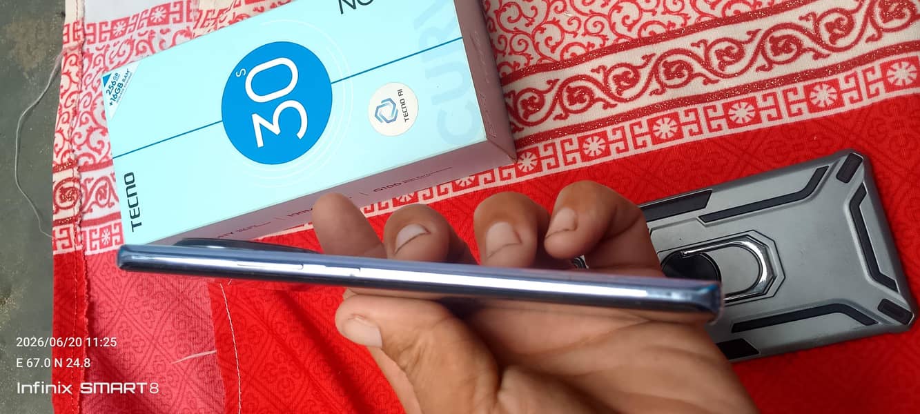 Tecno CAMON 30S 10