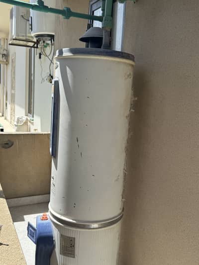 REW Gas Geyser for Sale – Excellent Condition