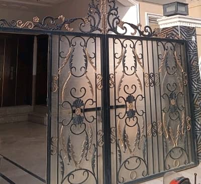 Ideally Located Lower Portion Of 8 Marla Is Available For rent In Cavalry Extension
