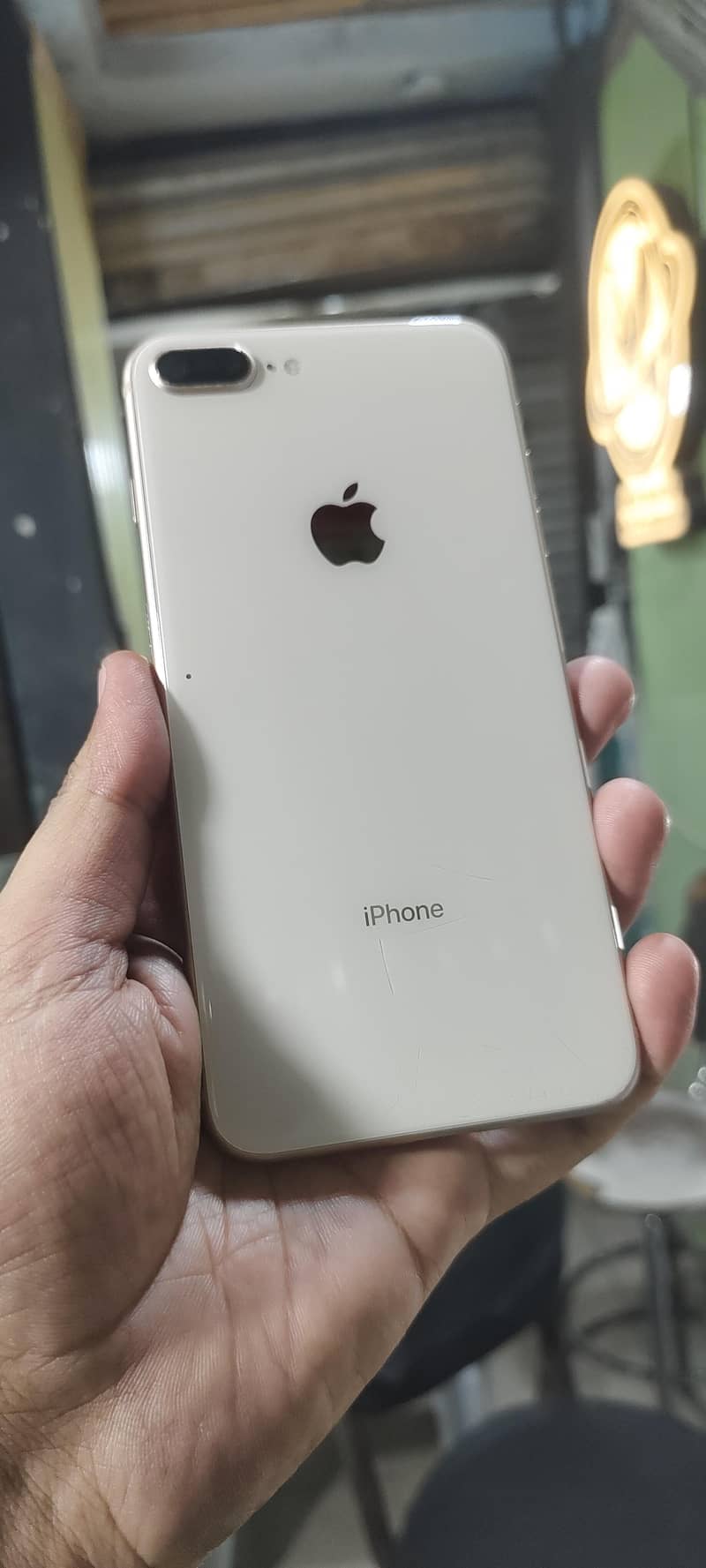 Apple iPhone 8 Plus 1