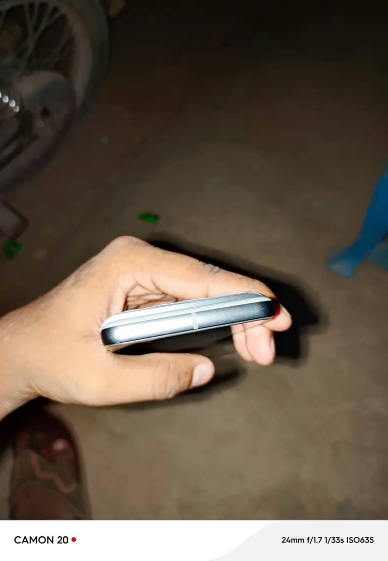 Google Pixel 8 2