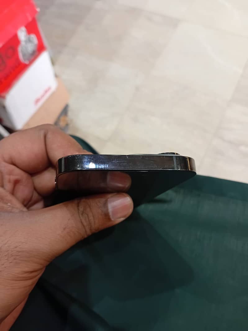 Apple iPhone 14 Pro 0