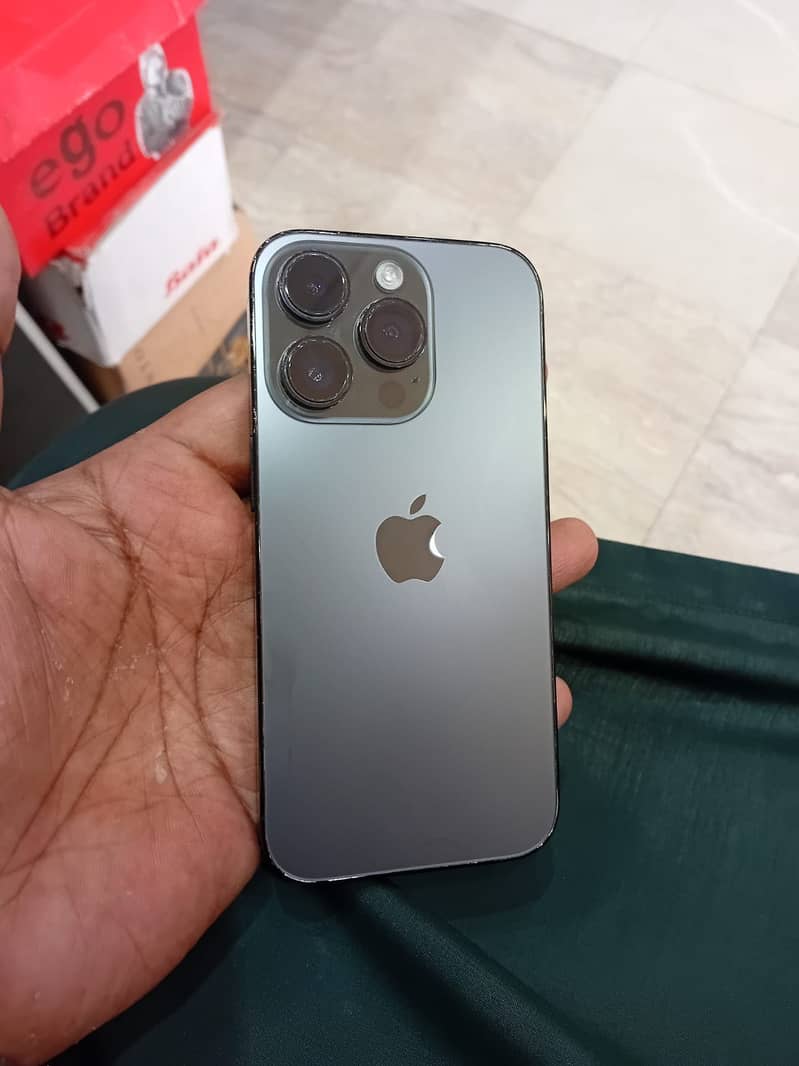 Apple iPhone 14 Pro 2