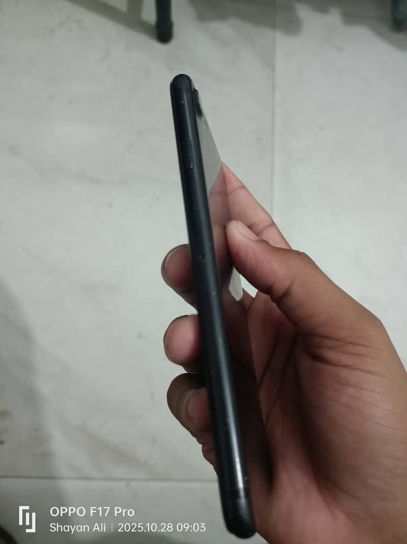 Apple iPhone 7 2