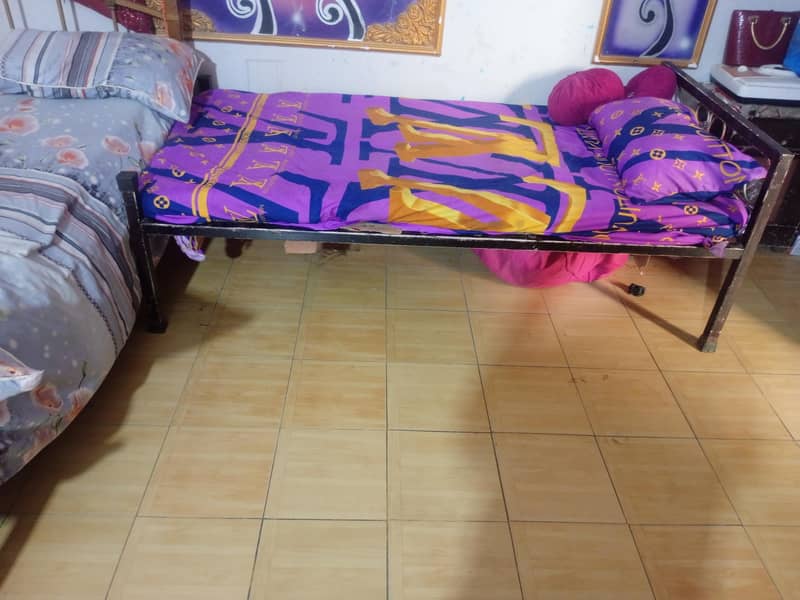 single bed 0