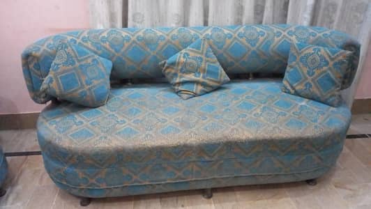 I want to sell 5 seater sofa set.