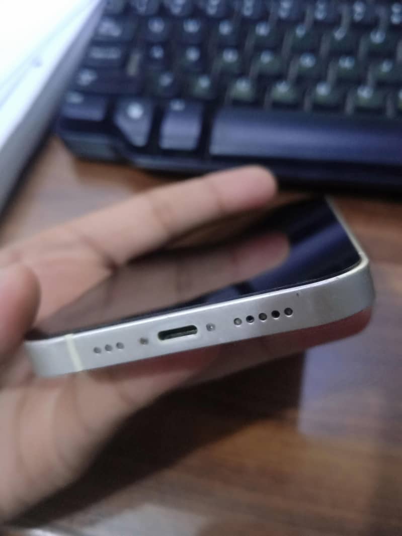 Apple iPhone 13 2