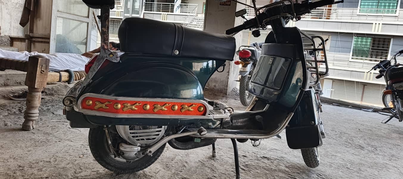 (ویسپا ڈیسکو 2002 (جینین 8