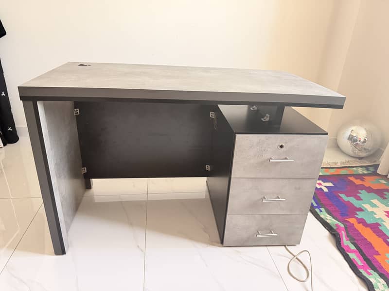 Office Table 0