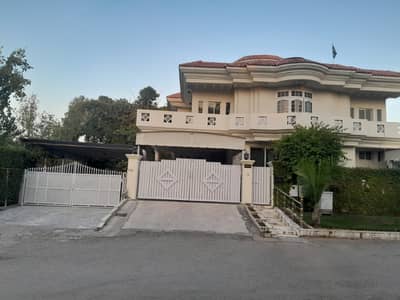 F-11 666/Gaz Ground Porrion With Beautiful Green Lawn Seprate Gate With Servant