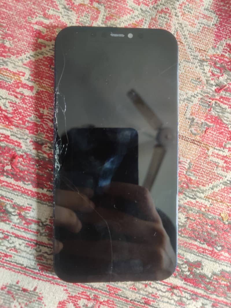 Apple iPhone 12 4