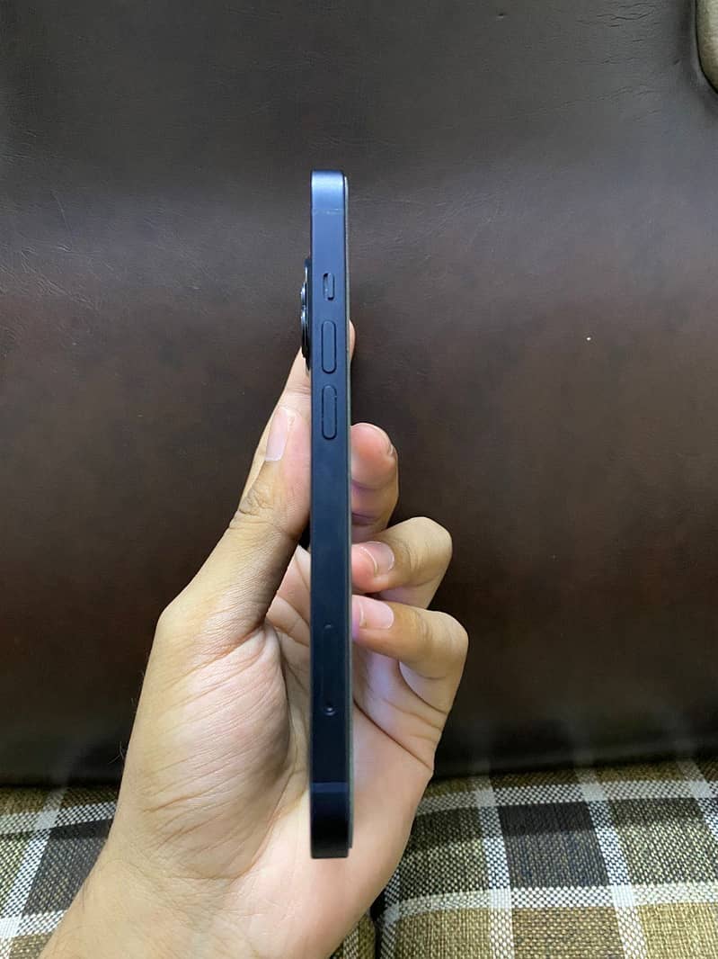Apple iPhone 13 1