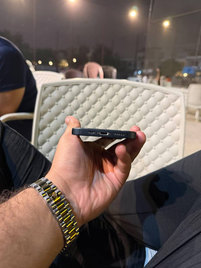 Apple iPhone 13 4