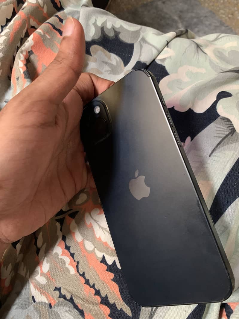 Apple iPhone 14 plus 3