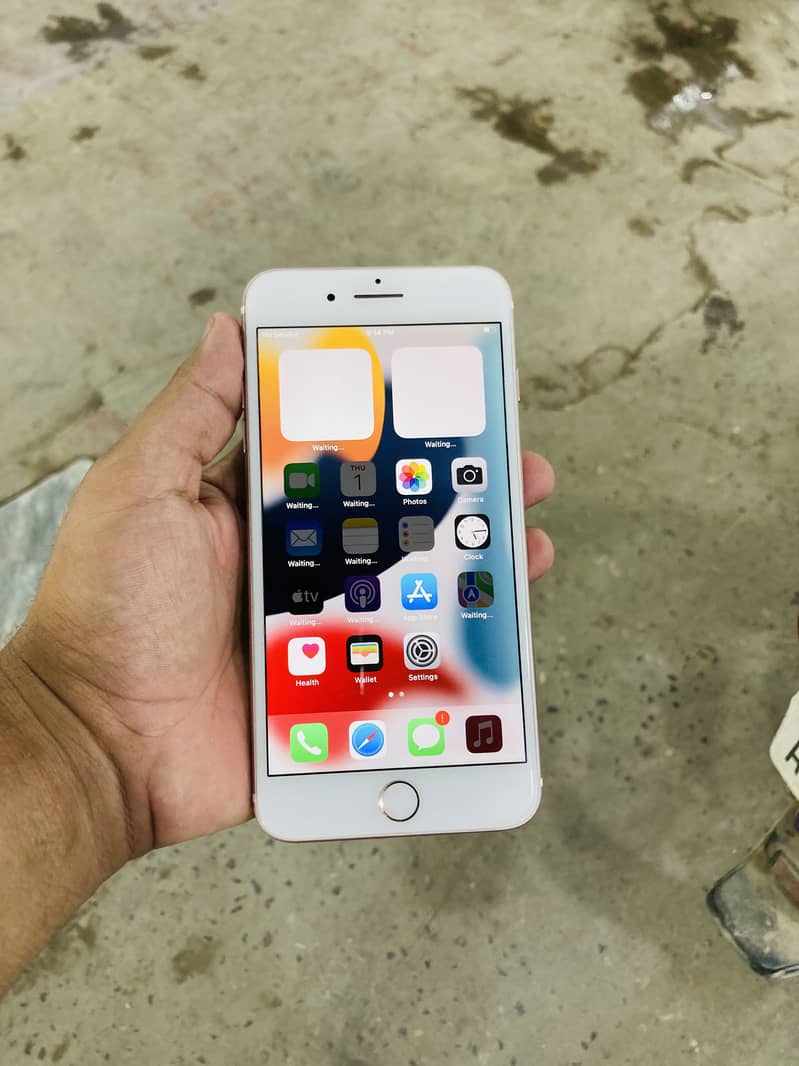 Apple iPhone 7 Plus 0