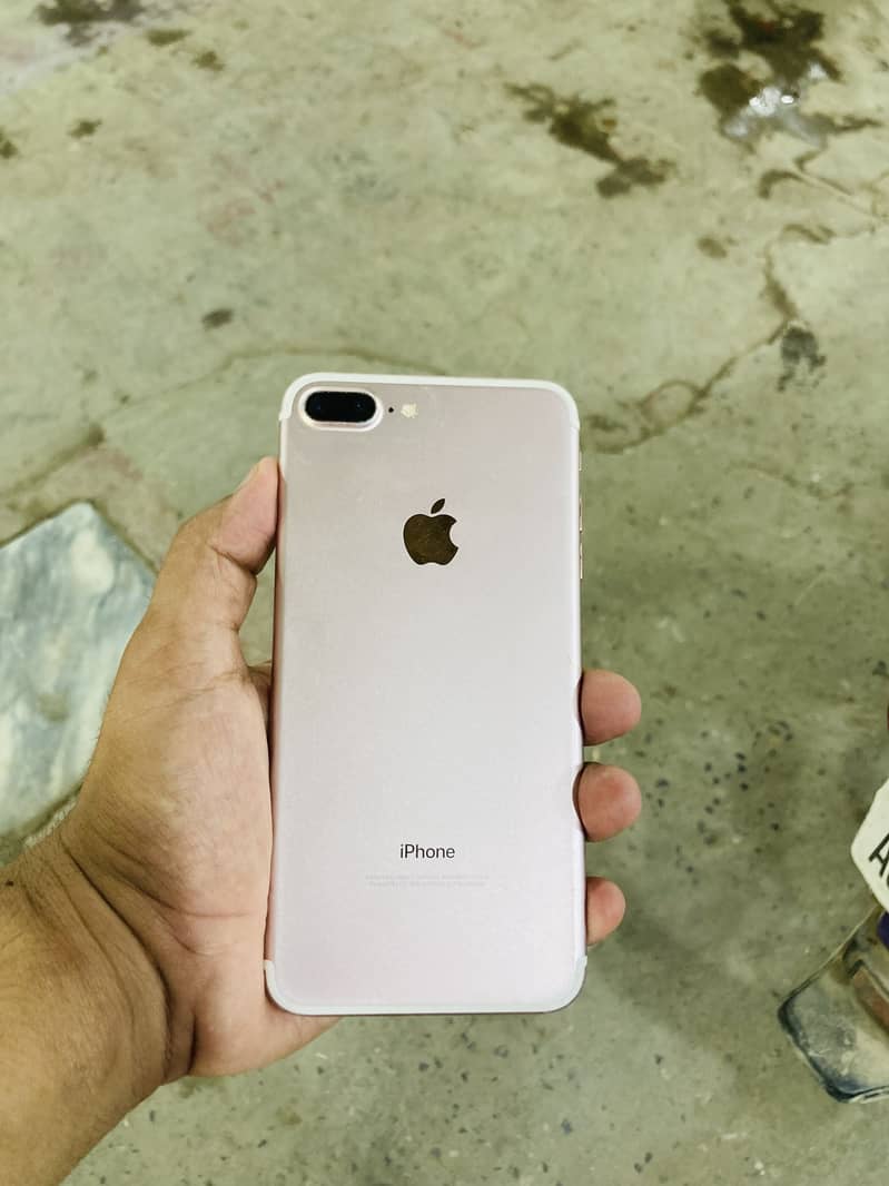 Apple iPhone 7 Plus 1