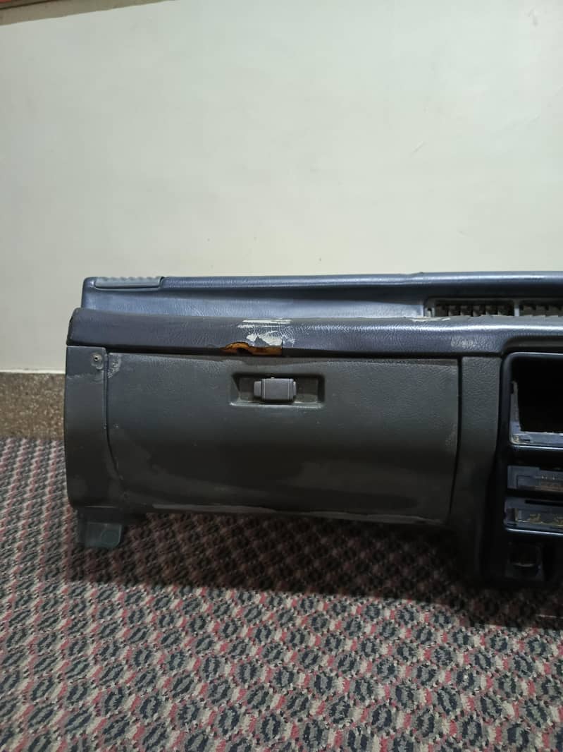 dashboard with half console 1