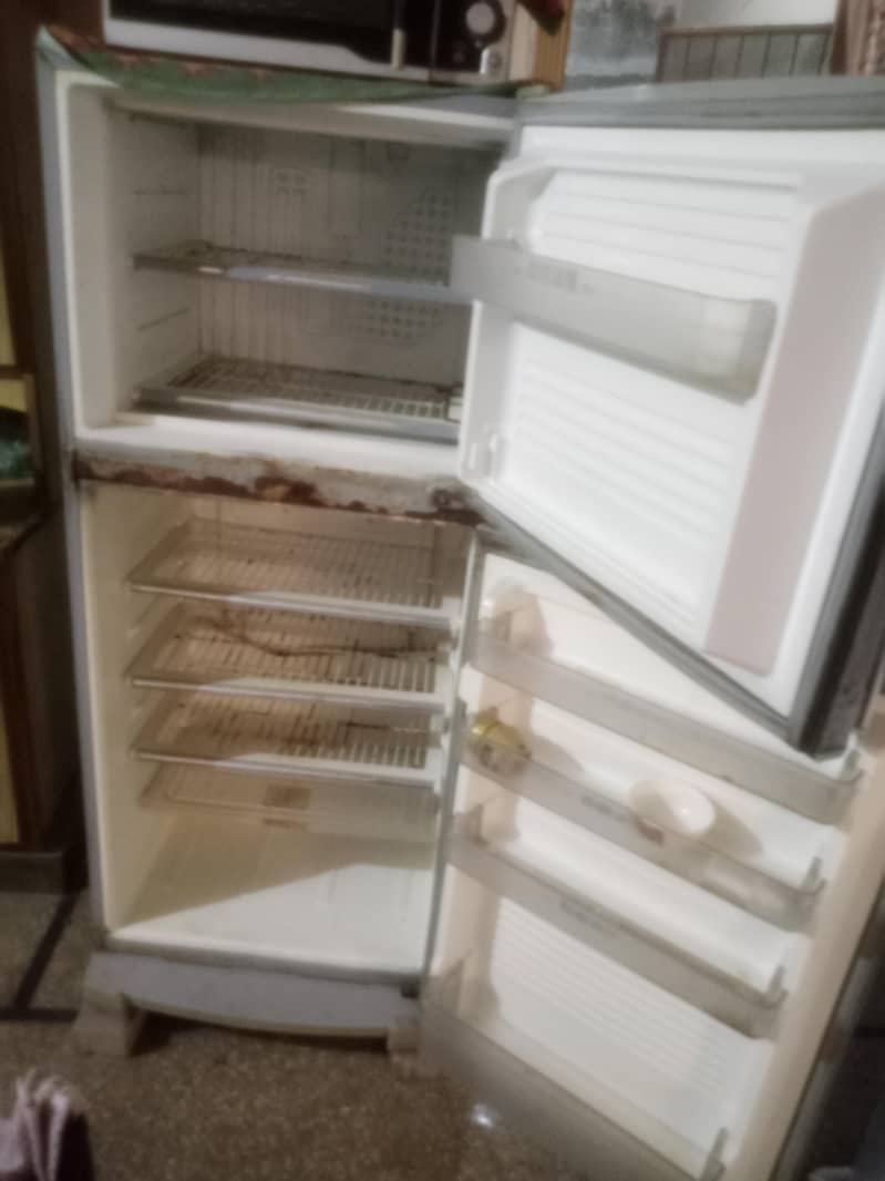 Dawlance fridge 6