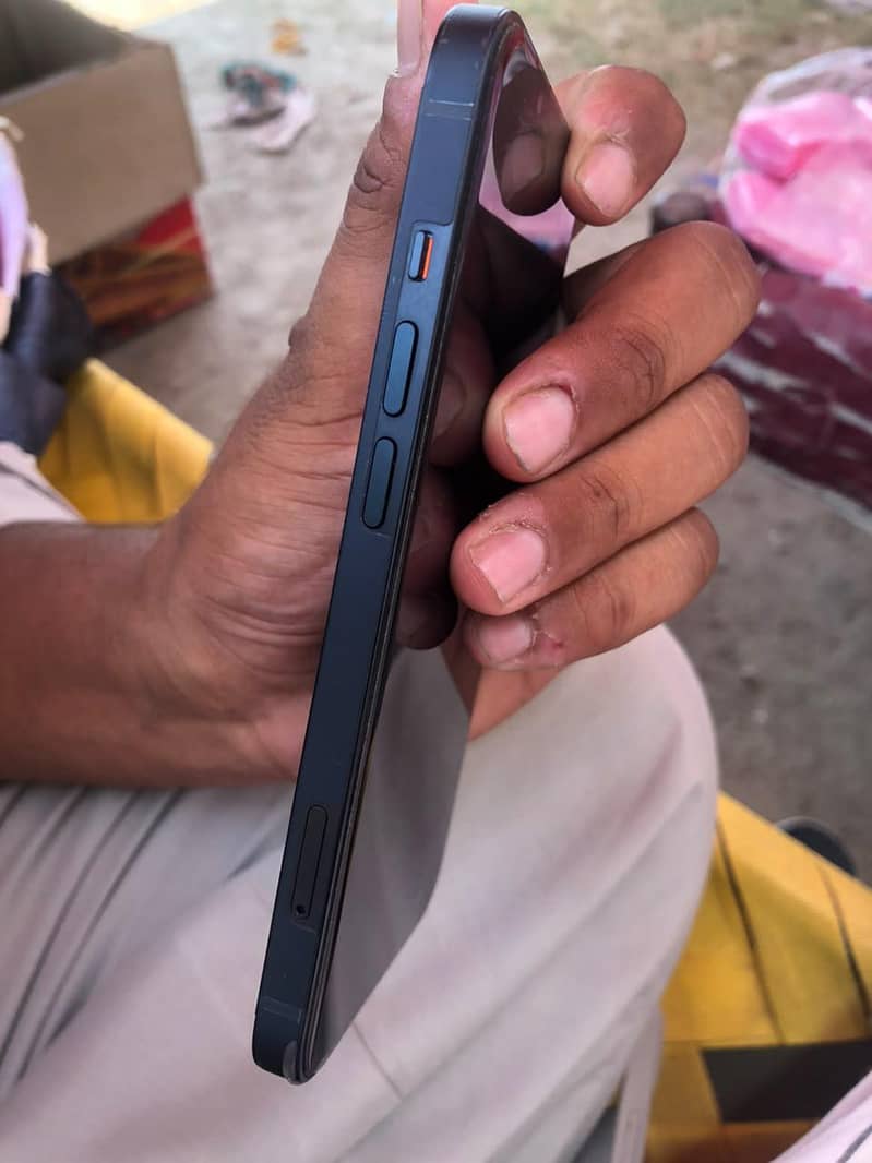 Apple iPhone 13 1