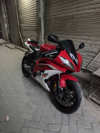 Yamaha R6 2013 with gytr exhaust