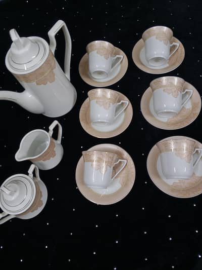 68pcs fine bone china dinnerset - new/unused
