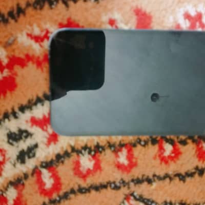 Apple iPhone 12 agr kisi kay pass hobda 125 ha to exchange sath csh le