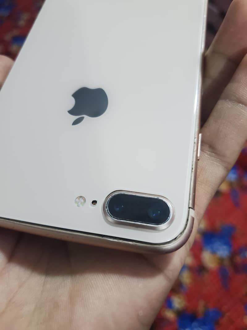 iPhone 8 Plus 4