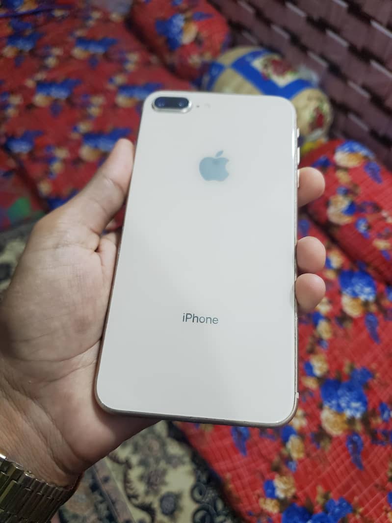 iPhone 8 Plus 6