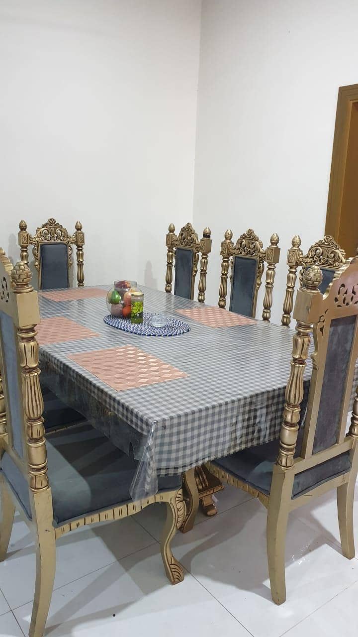 8 sitter dining table 0