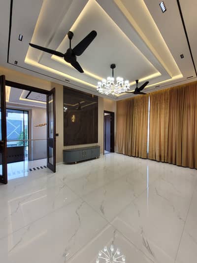 13 Marla Corner House For Sale In Bahria Town Lahore