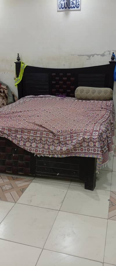 bed with matress