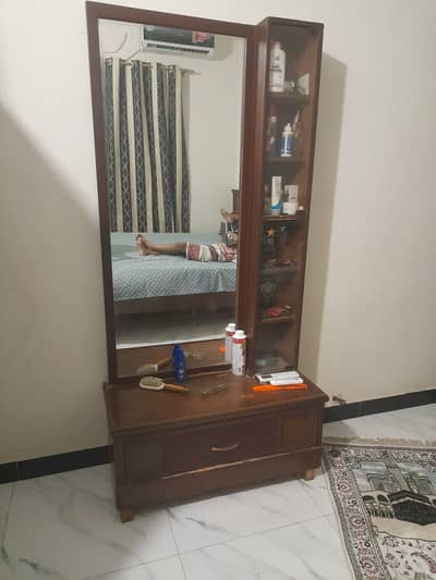 Dressing Table with long mirror