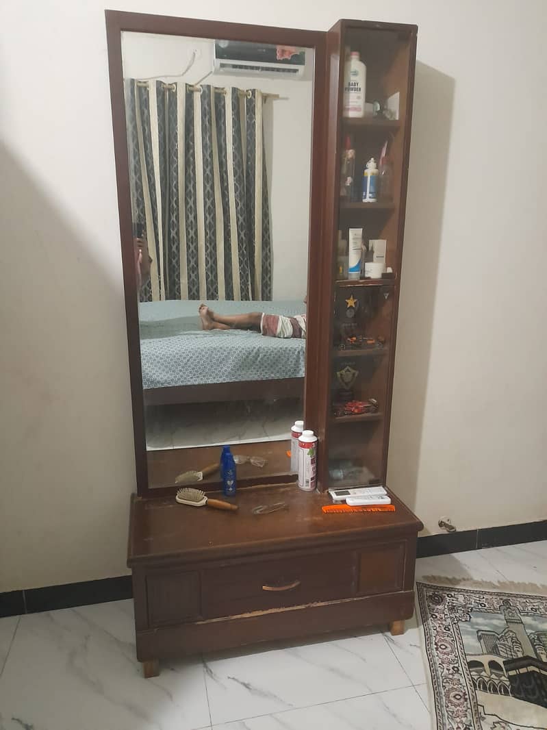 Dressing Table with long mirror 1