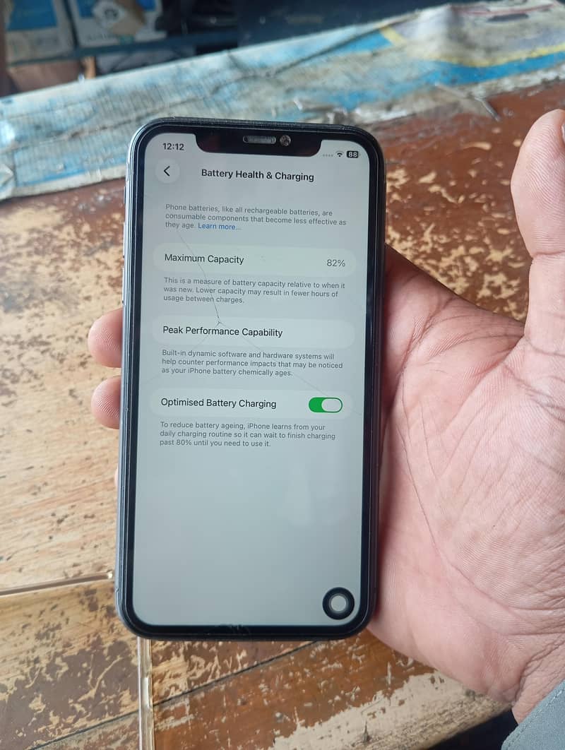 Apple iPhone 11 4