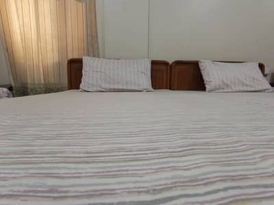 2 single beds