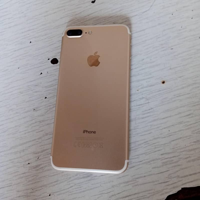 Apple iPhone 7 Plus 0