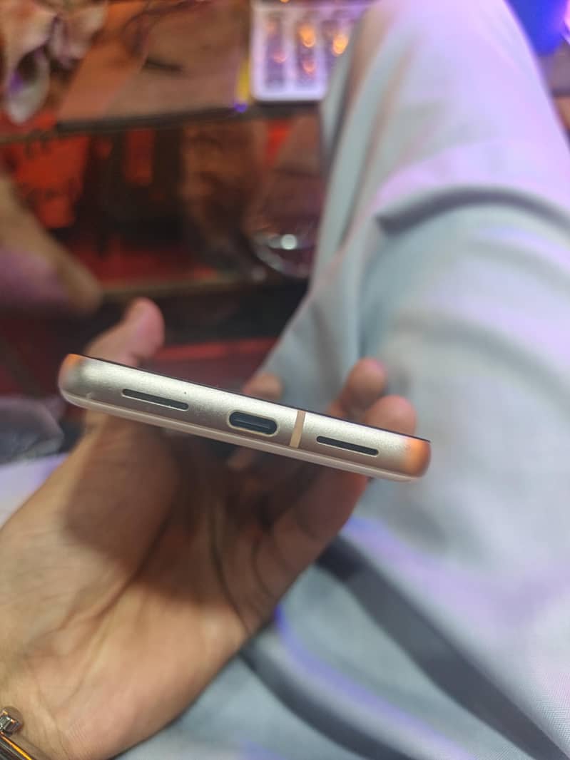 Google Pixel 8 3