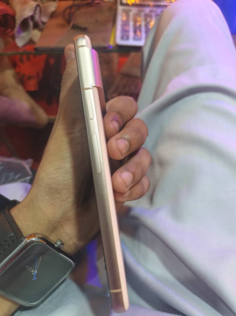 Google Pixel 8 5